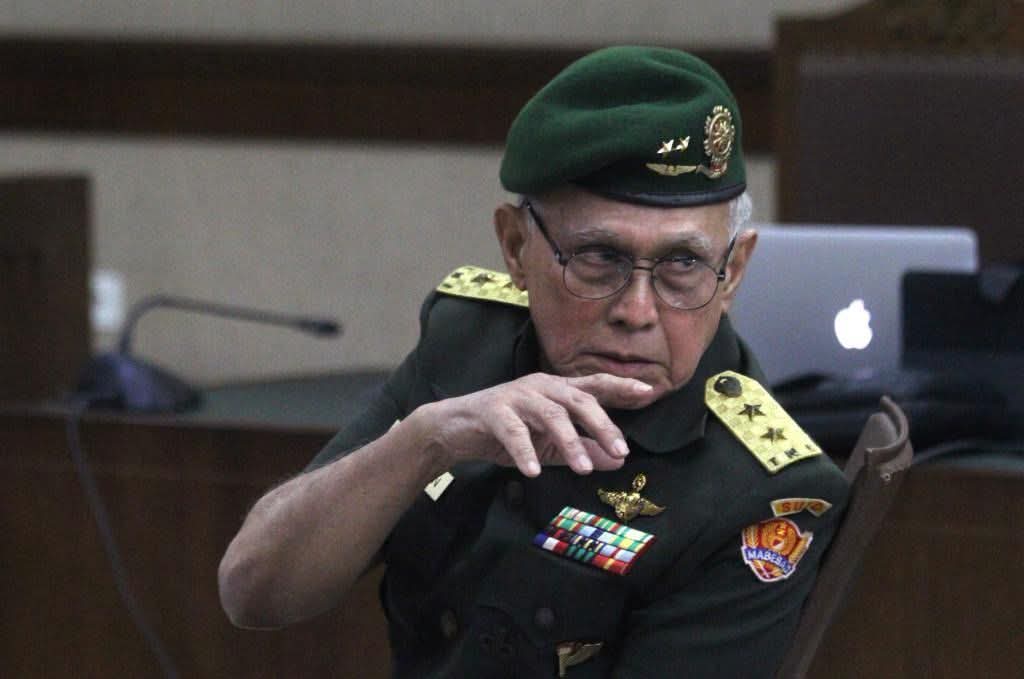 Makan Bubur Panas dan Strategi Kamuflase: Beberapa Fakta Mengejutkan di Balik Peta Kekuasaan Indonesia Versi Kivlan Zen