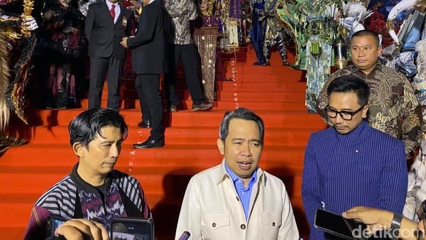 Jember Fashion Carnaval Dinilai Jadi Motor Penggerak Ekonomi, Bupati Fawait Siap Perbanyak Event Kreatif