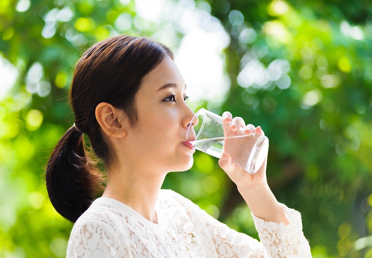 Jangan Sepelekan Kurang Minum, Ini Takaran Air Putih Ideal untuk Menjaga Kesehatan Ginjal