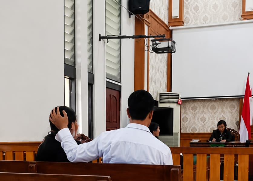 # Kurir Sabu 49,58 Gram Dituntut 8 Tahun Penjara, Jaksa Juga Minta Denda Rp1 Miliar