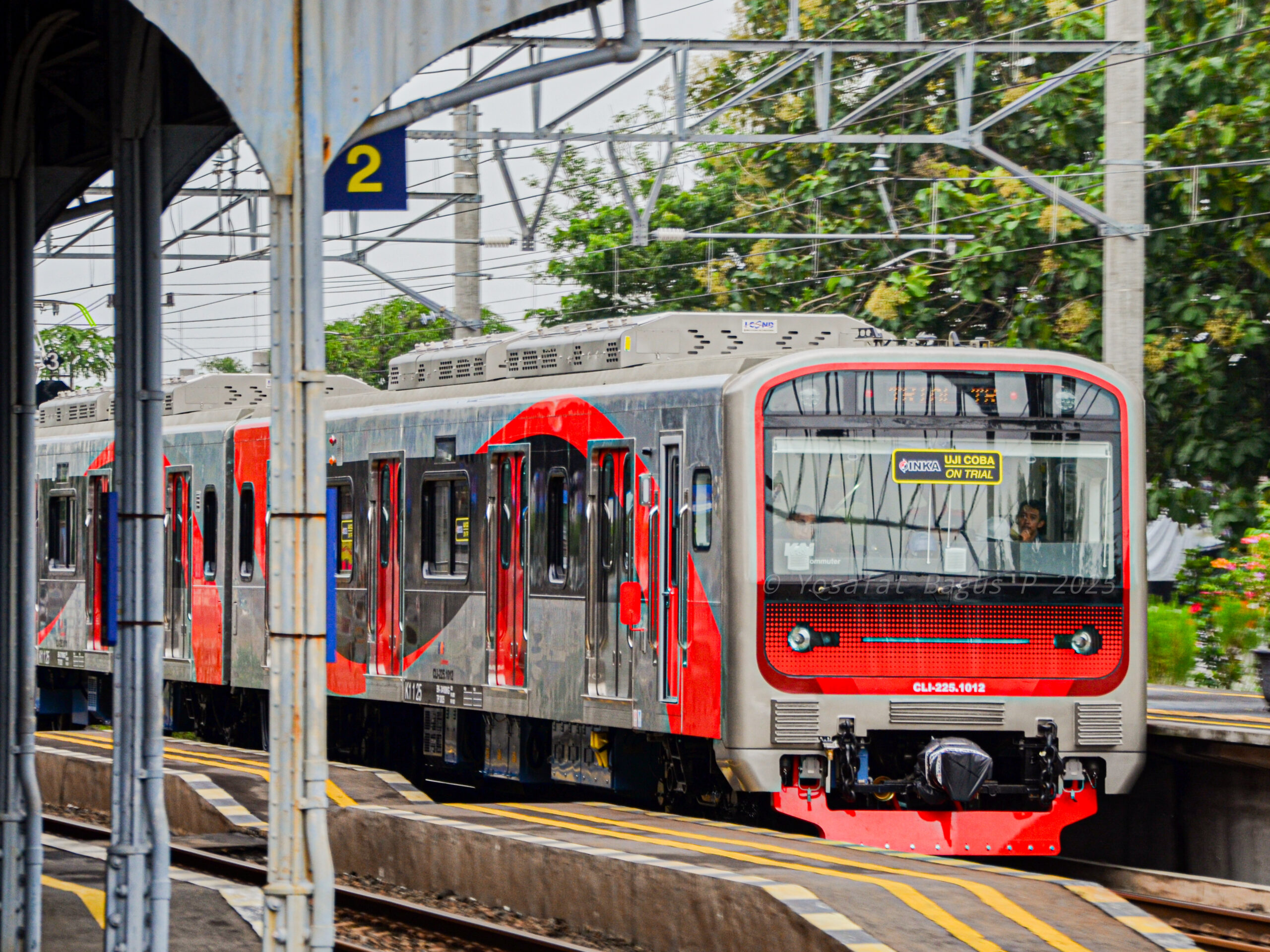 Motor Tersambar Kereta Bandara di Jalur Tanah Abang-Karet, Perjalanan KRL Bekasi dan Cikarang Sempat Terganggu