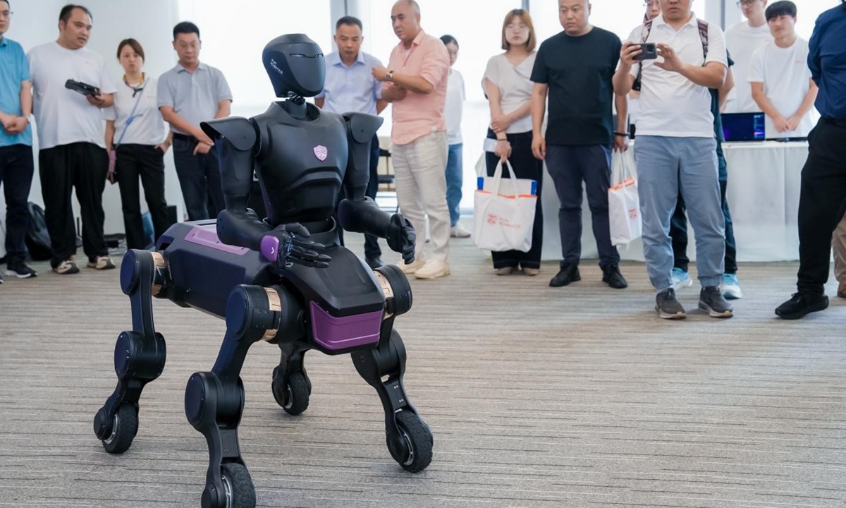 Robot Centaur Beroda Tampil dengan Teknologi AI, Mampu Angkat Beban hingga 210 Kg