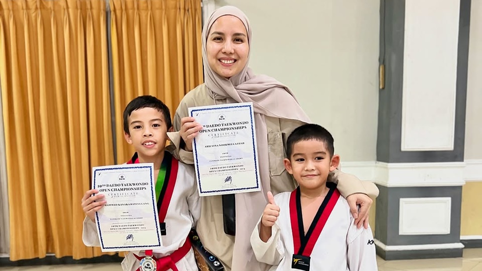 Tya Ariestya Terbang ke Korea Selatan untuk Dampingi Anak Bertanding Taekwondo Internasional