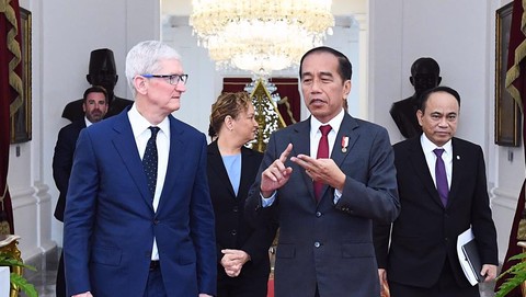 15 Tahun Pimpin Apple, Tim Cook Dikenal Jago Bermanuver di Tengah Konflik AS-China