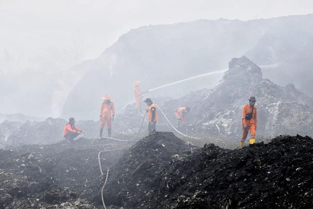 TPA Troketon Klaten Dilalap Api Lagi, Pemadaman Terkendala Tumpukan Sampah