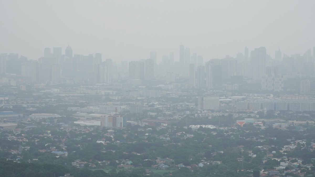 Kabut Asap Karhutla Kalimantan Capai Manila, Kualitas Udara Memburuk