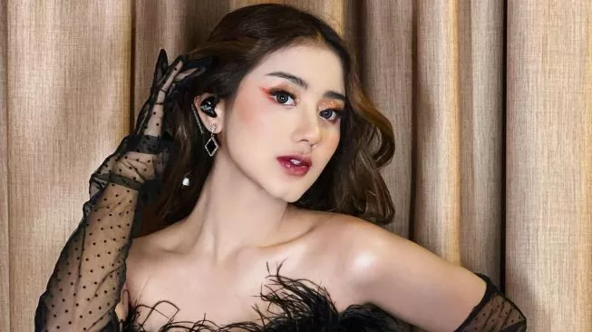 Ghea Youbi Kurangi Jadwal Manggung demi Debut Akting di Serial Suara Hati