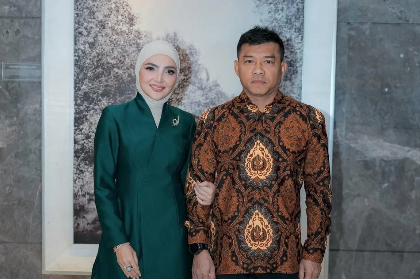 Anang Hermansyah Jadi Penyemangat Ashanty Berhijab, Pujian Suami Bikin Makin Mantap
